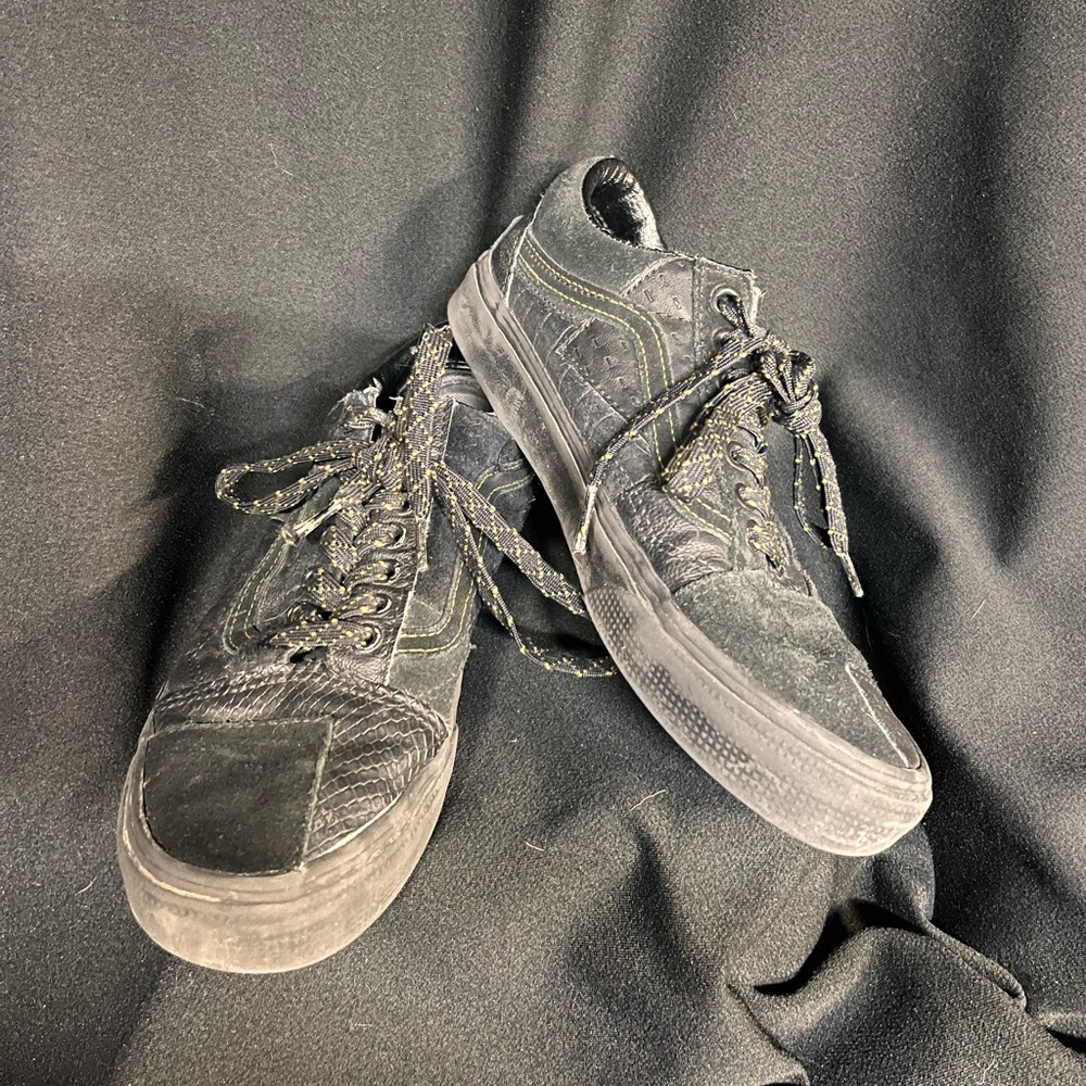 Leather black womens vans skate shoes size 8